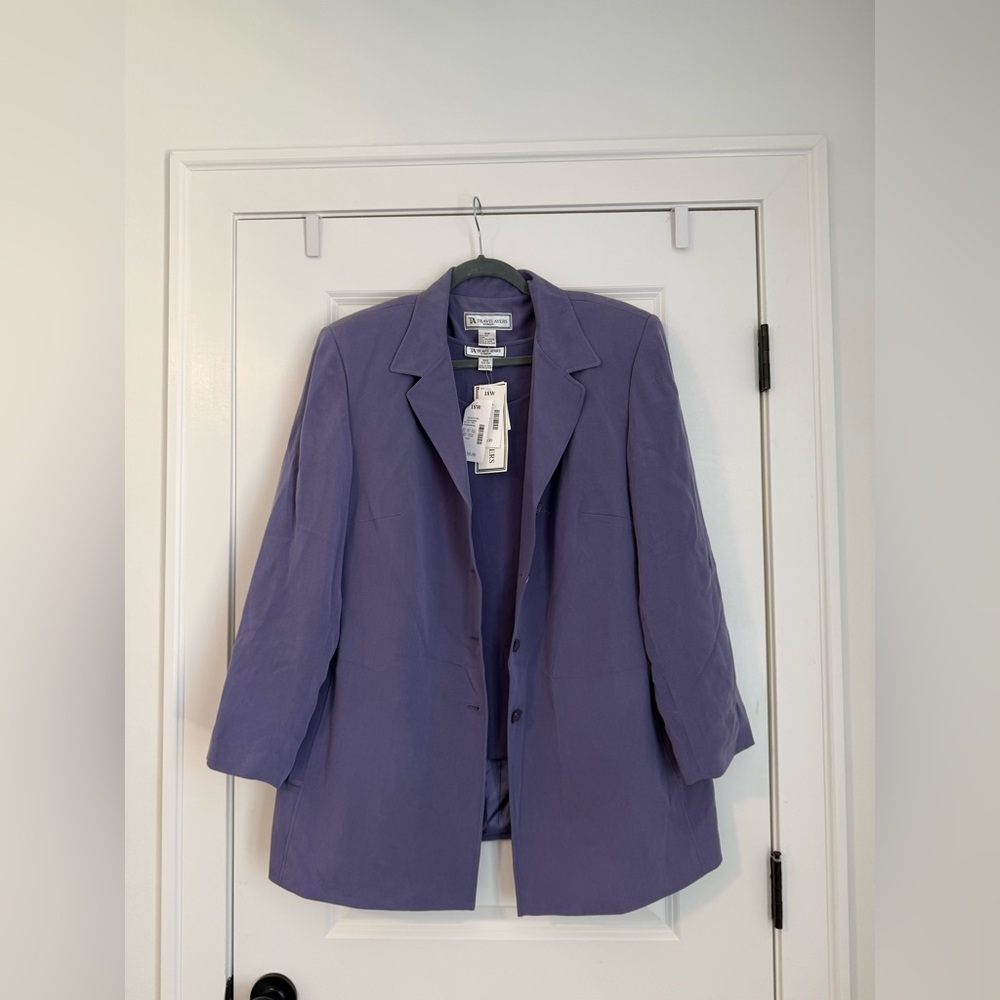 Travis Ayer’s Women Suit